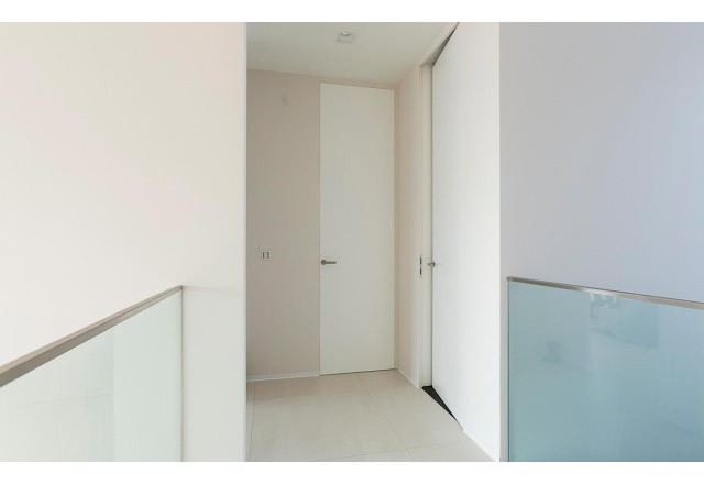 notranja vrata s skritimi podboji